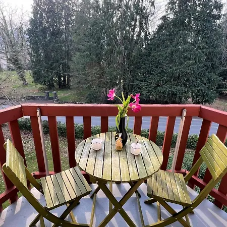 Appartement : T1 Bis Lumineux Avec Balcon, Parking, Animaux Admis - Fr-1-495-31